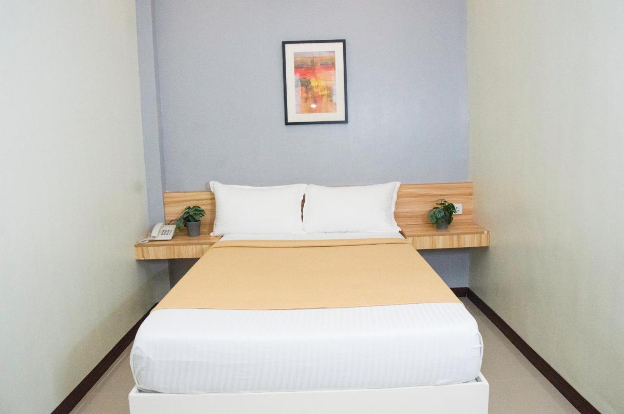 Elti Suites By Bluebookers Angeles Exterior photo