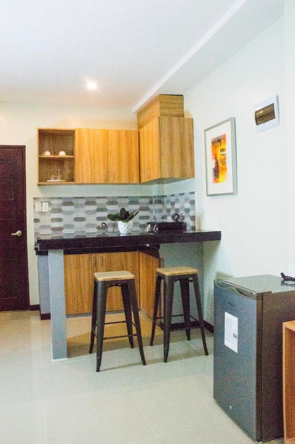 Elti Suites By Bluebookers Angeles Exterior photo