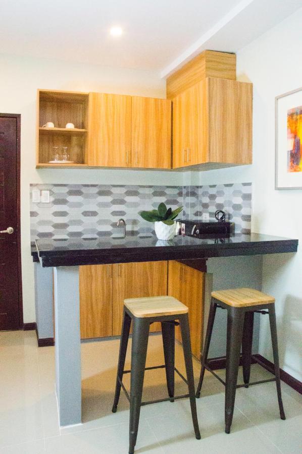 Elti Suites By Bluebookers Angeles Exterior photo